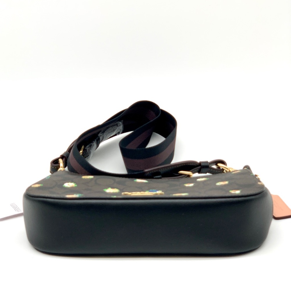 Coach 
Jes Baguette In Signature Canvas With Vintage Mini Rose Print - Picture 3 of 10